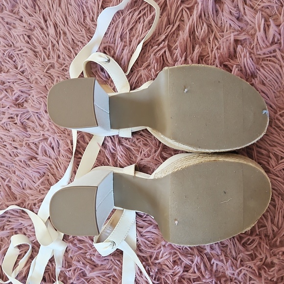 Shoe Dazzle Cream Espadrille Platform Sandals - Picture 4 of 4